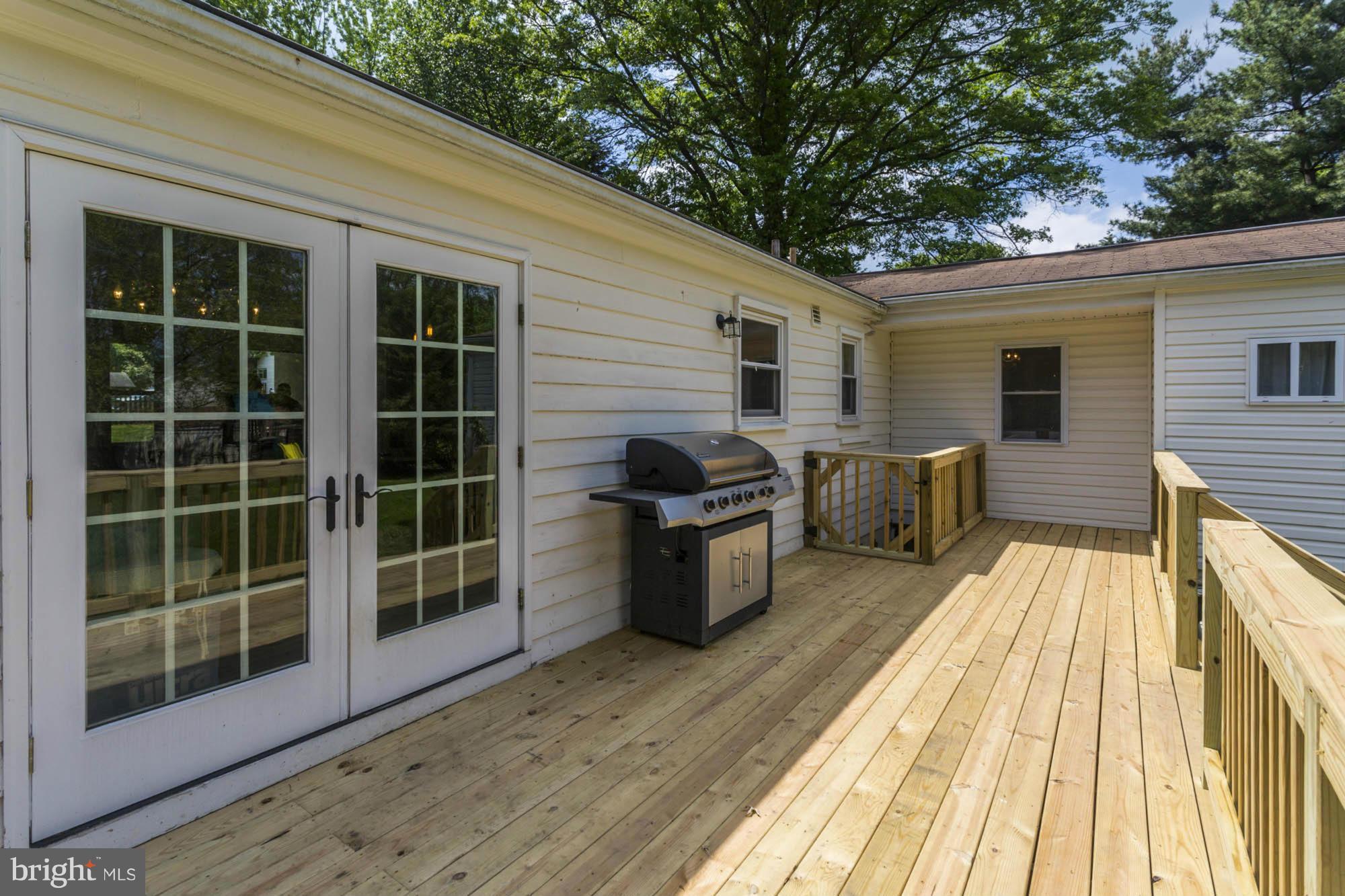26 Ridge Avenue Edgewater, MD 21037 - Photo 26 of 30 Deck