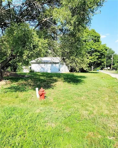 $35,000 | 213 South Pine Street, Colony, KS 66015