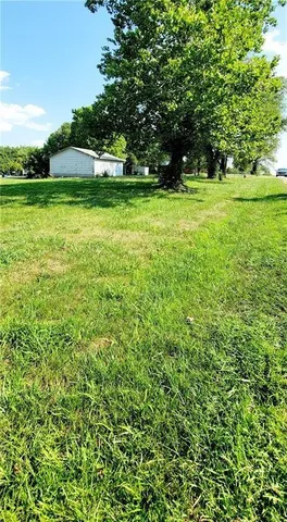 $35,000 | 213 South Pine Street, Colony, KS 66015