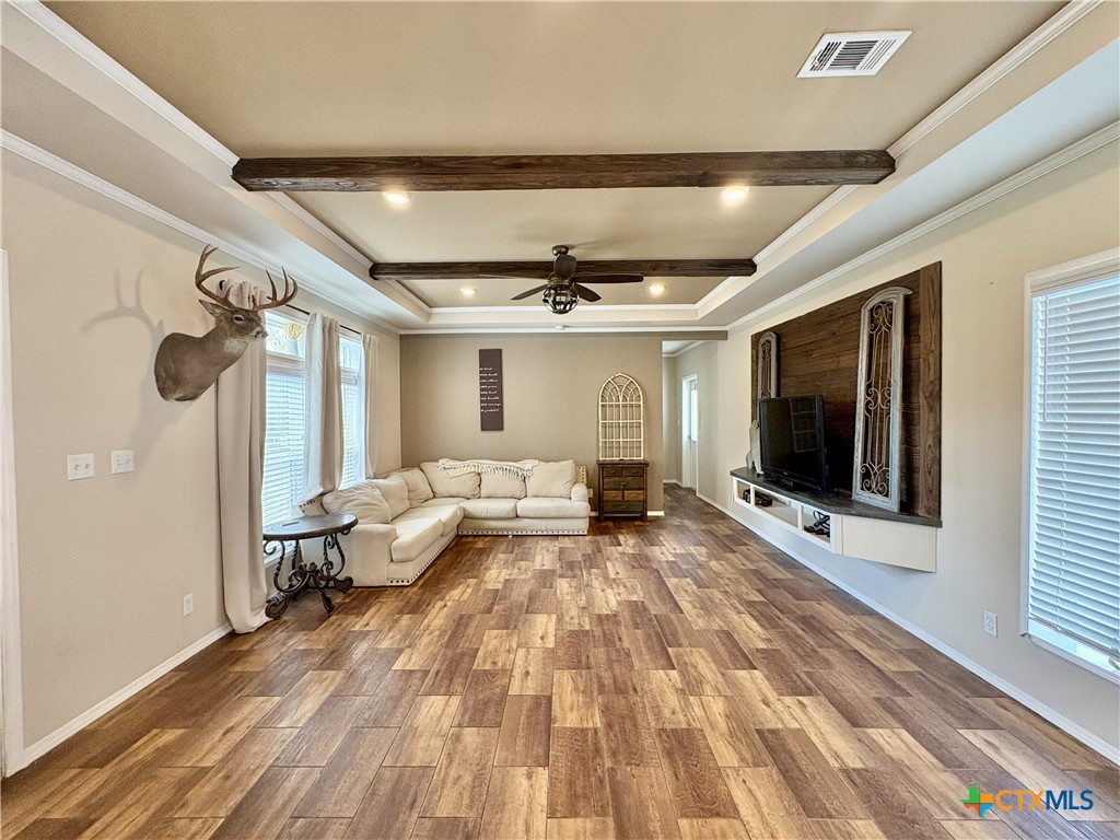 259 Hambleton Road Victoria, TX 77905 - Photo 12 of 37 Dinning/Living Room