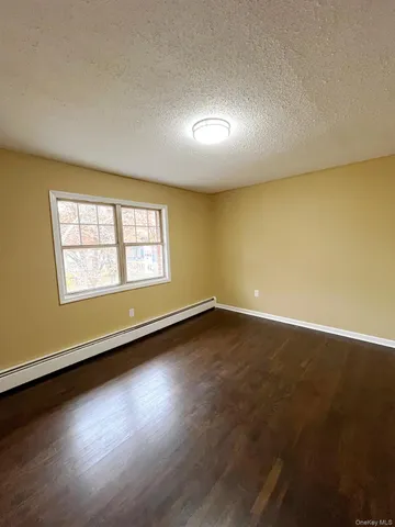 $1,595 | 1403 Barclay Manor, Unit 14C, Newburgh, NY 12550