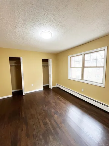 $1,595 | 1403 Barclay Manor, Unit 14C, Newburgh, NY 12550