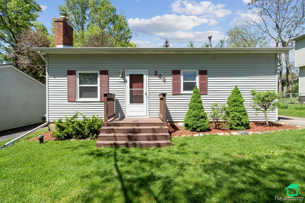 243 Reno Street Lake Orion, MI 48362 - Photo 3 of 26 Gallery Image 3