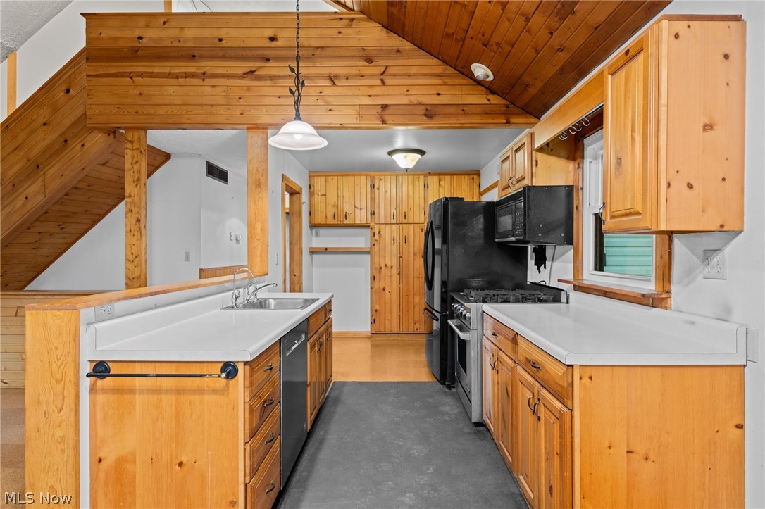 9249 Gilbert Road Ravenna, OH 44266 - Photo 16 of 50