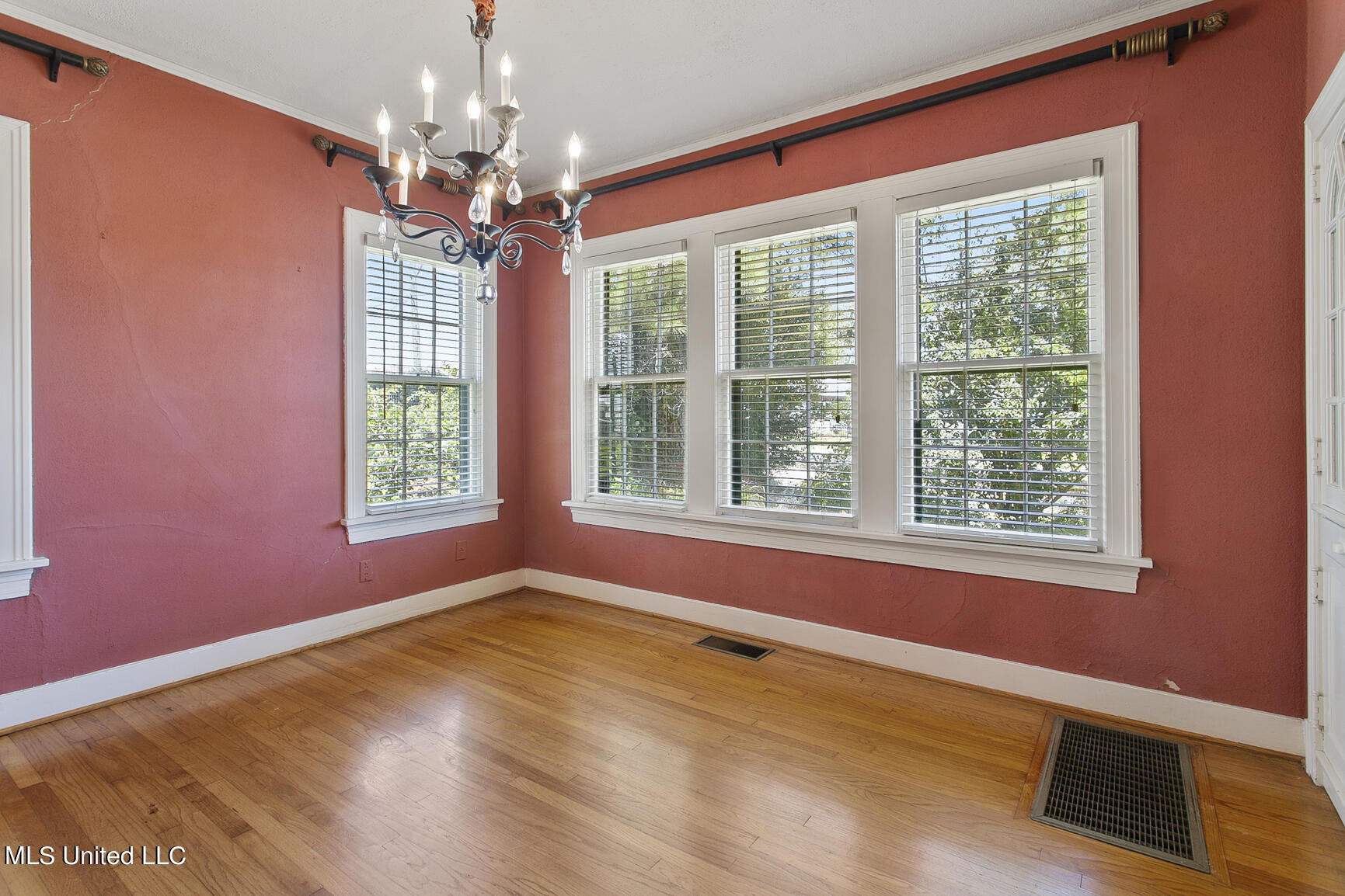 1521 Riverside Drive Jackson, MS 39202 - Photo 13 of 35 1521 Riverside final-13