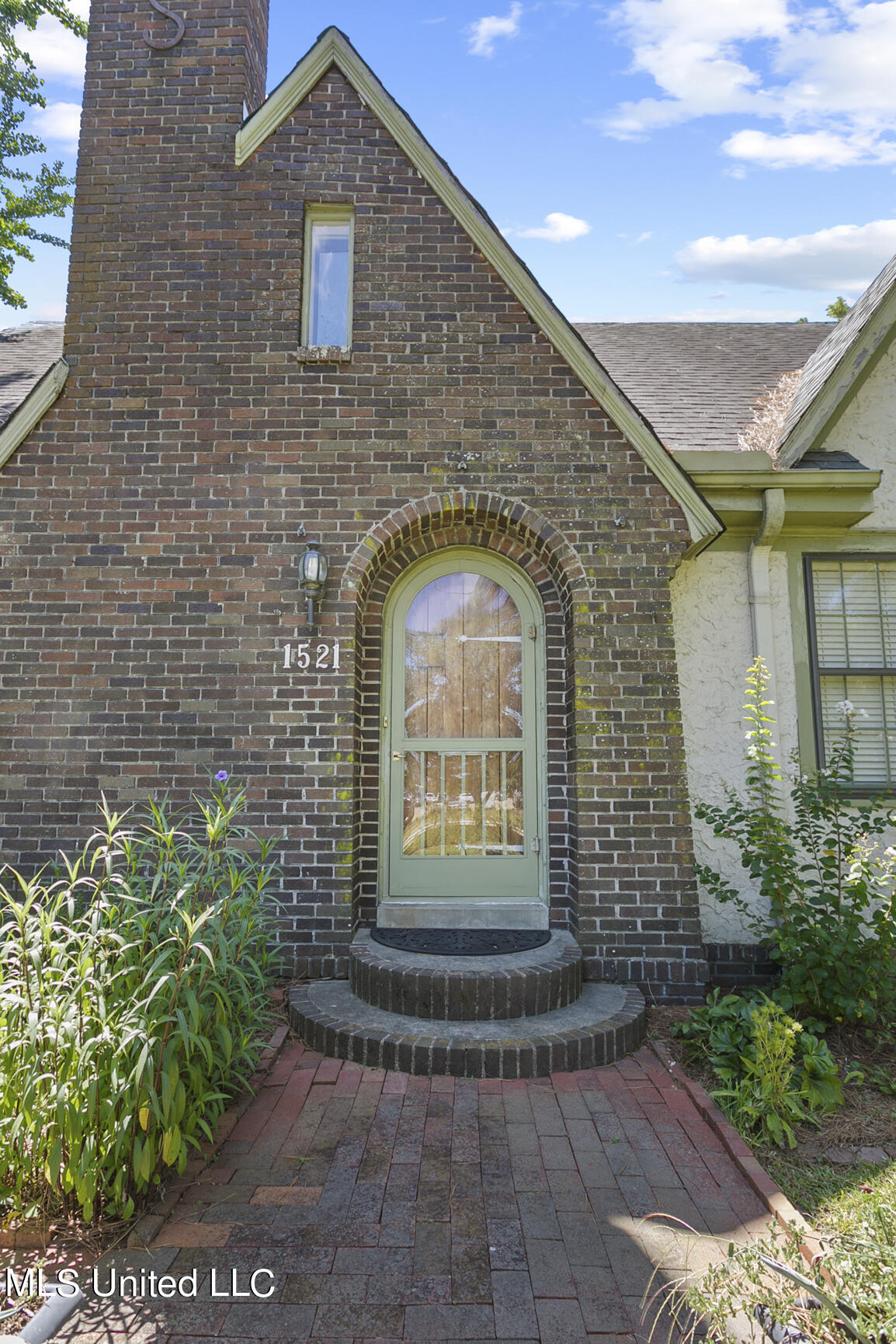 1521 Riverside Drive Jackson, MS 39202 - Photo 3 of 35 1521 Riverside final-3