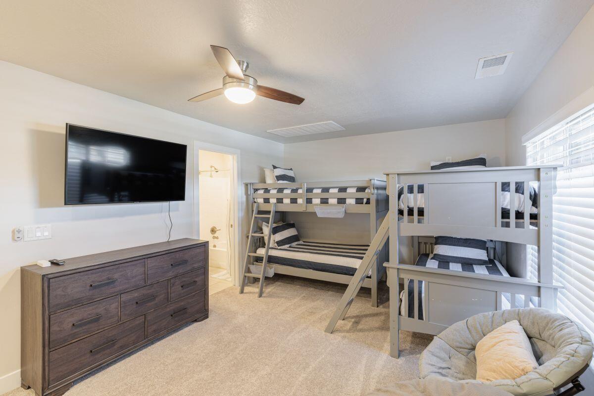 4845 Fishers Is Way St. George, UT 84770 - Photo 13 of 41 upstairs