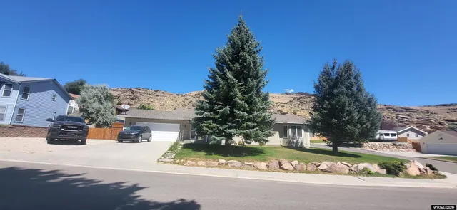 $315,000 | 1303 Fawn Lane, Rawlins, WY 82301