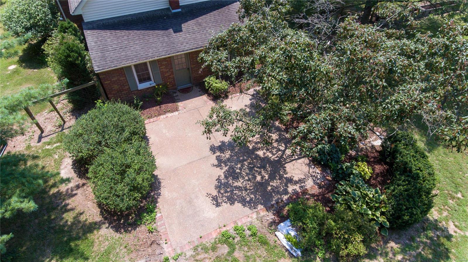 800 Ruedin Lane Godfrey, IL 62035 - Photo 35 of 46
