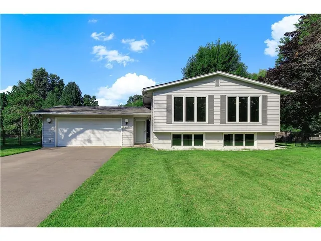 $2,800 | 455 Black Oaks Lane North, Plymouth, MN 55447