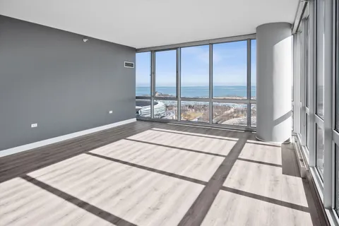 $680,000 | 1629 South Prairie Avenue, Unit 2605, Chicago, IL 60616