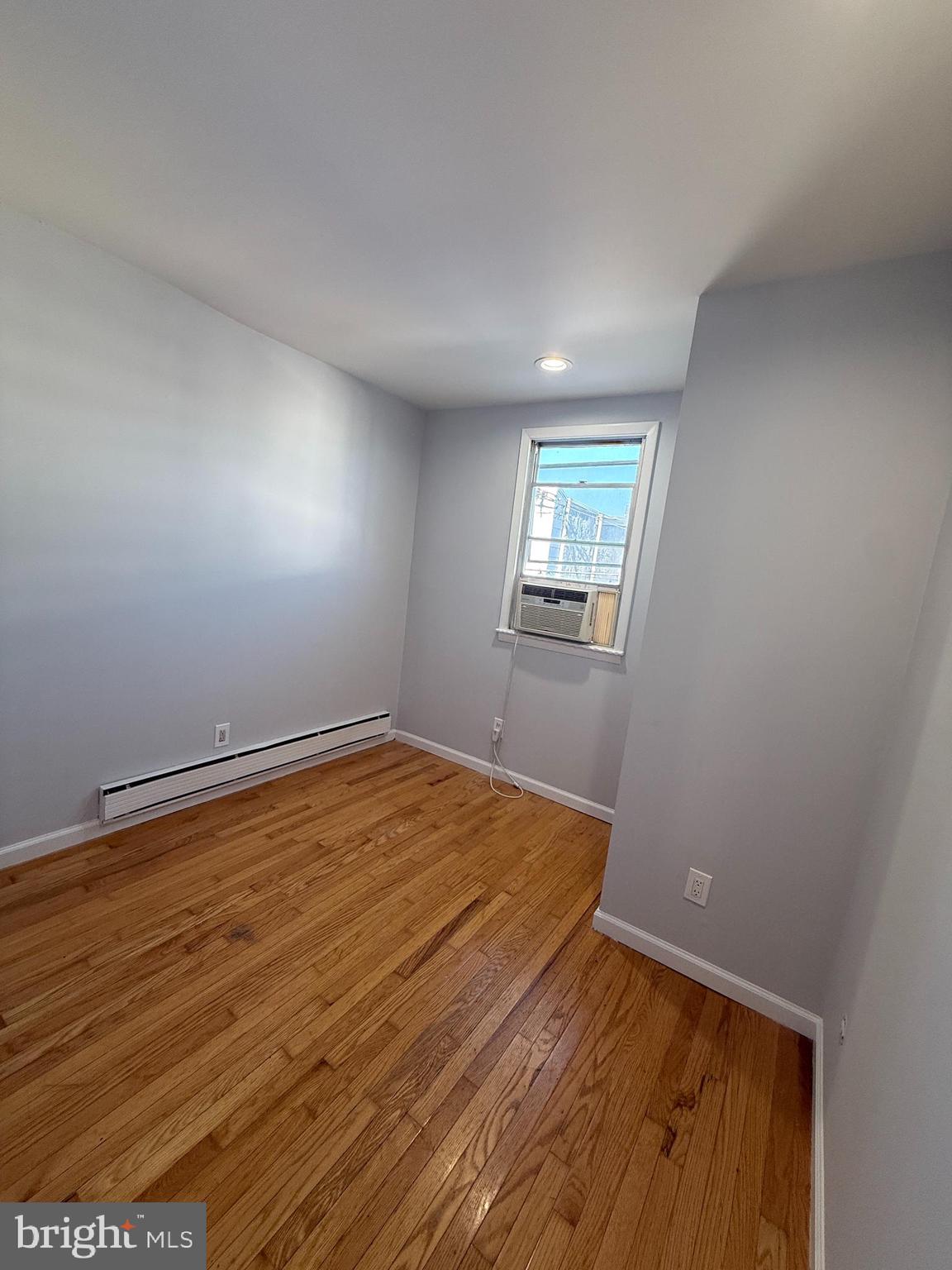 2425 South Warnock Street Philadelphia, PA 19148 - Photo 12 of 19