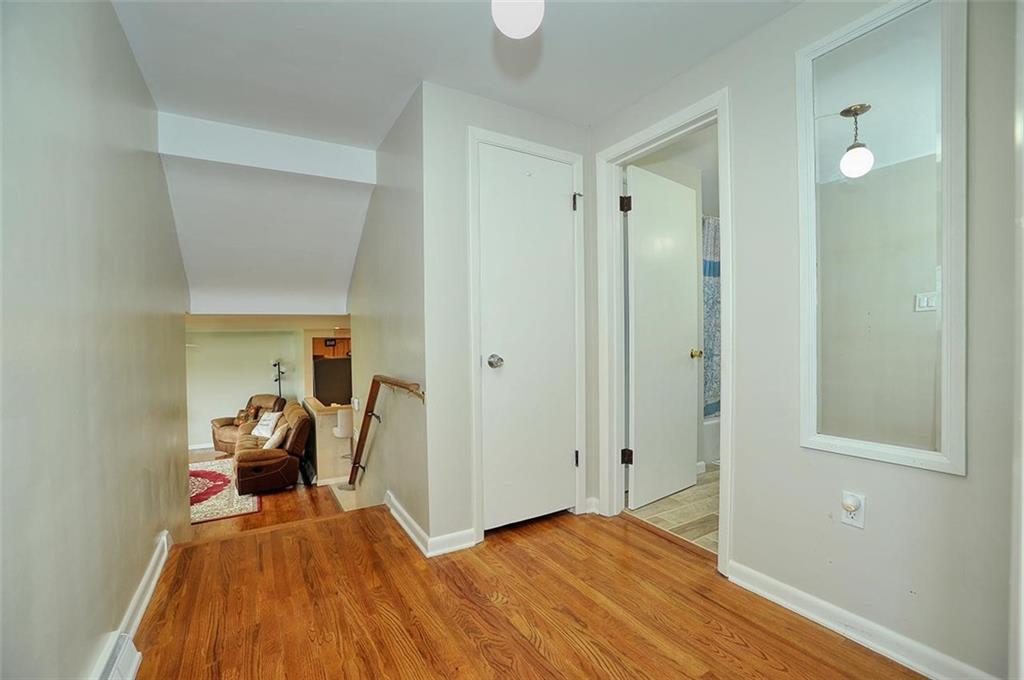 4218 Henderson Road Hickory, PA 15340 - Photo 14 of 31