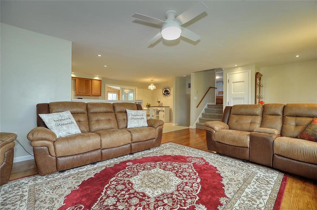 4218 Henderson Road Hickory, PA 15340 - Photo 6 of 31