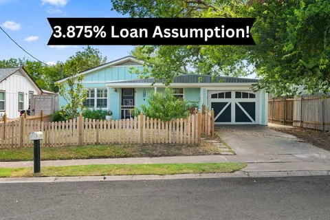 a front view of house with yard