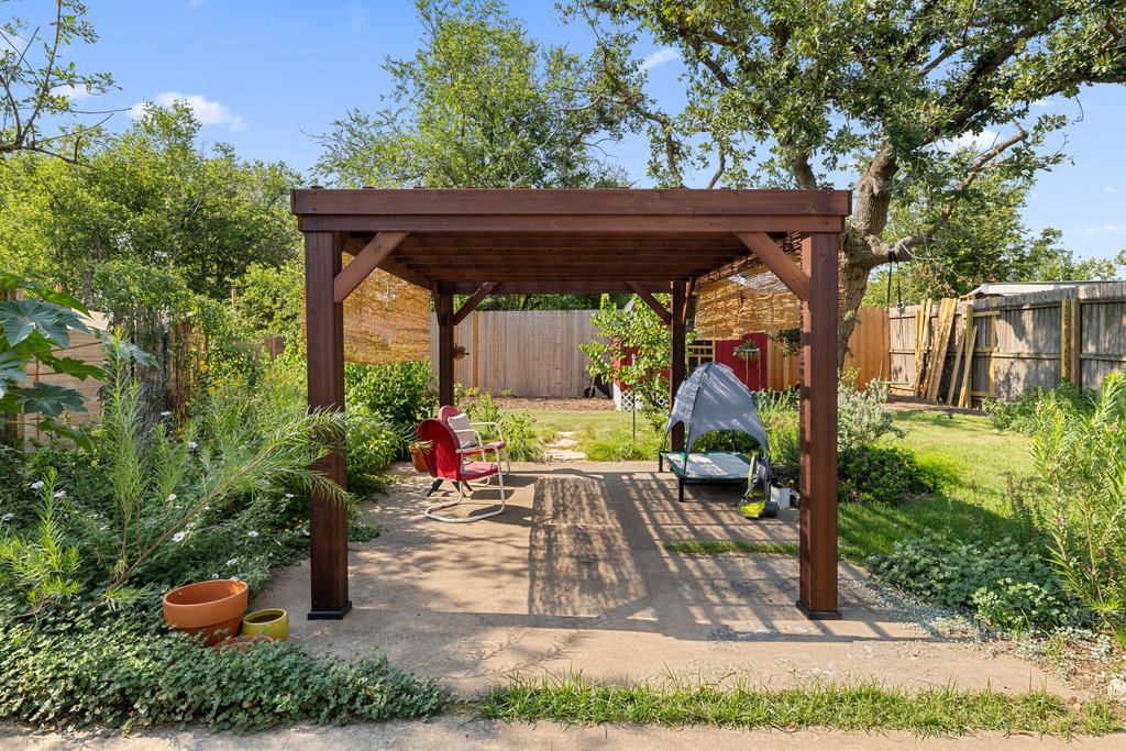 a view of outdoor space yard and deck