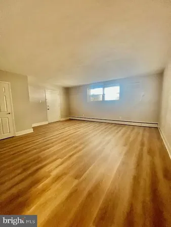$1,895 | 500 Manor House Lane, Unit B5, Willow Grove, PA 19090
