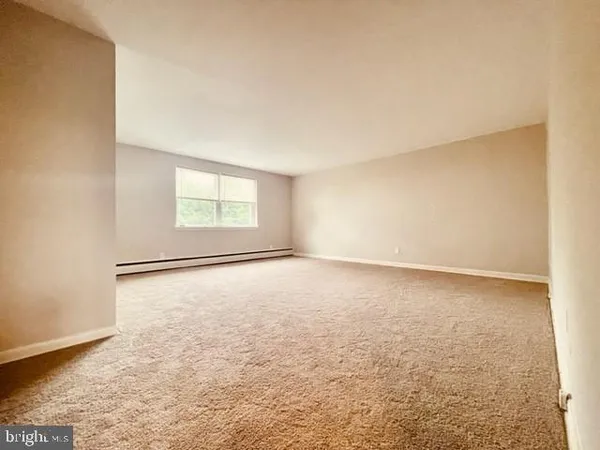 $1,895 | 500 Manor House Lane, Unit B5, Willow Grove, PA 19090