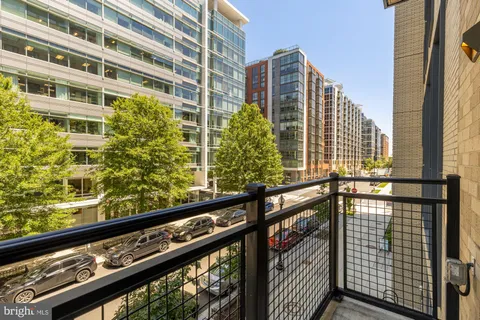 $549,900 | 37 L Street Southeast, Unit 301, Washington, DC 20003