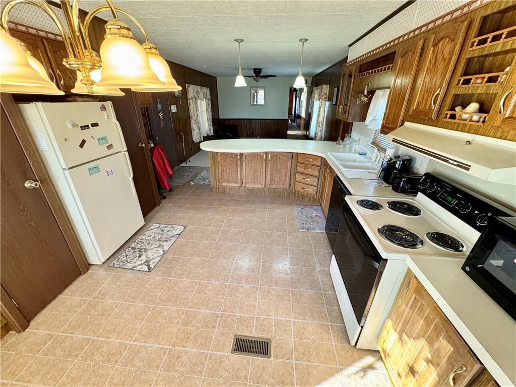 607 Lark Lane Apollo, PA 15613 - Photo 3 of 33 Gallery Image 3