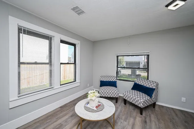 $2,650 | 1507 Laird Street, Houston, TX 77008