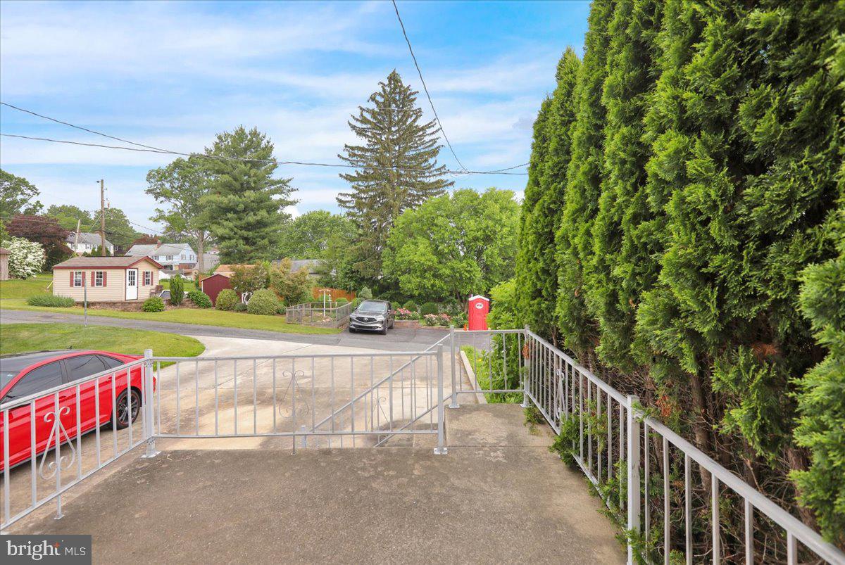 116 Chestnut Street Reading, PA 19607 - Photo 5 of 29