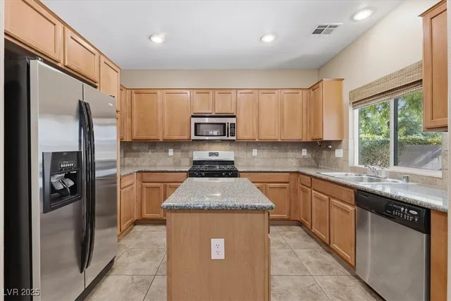 $2,295 | 10647 Bandera Mountain Lane, Las Vegas, NV 89166