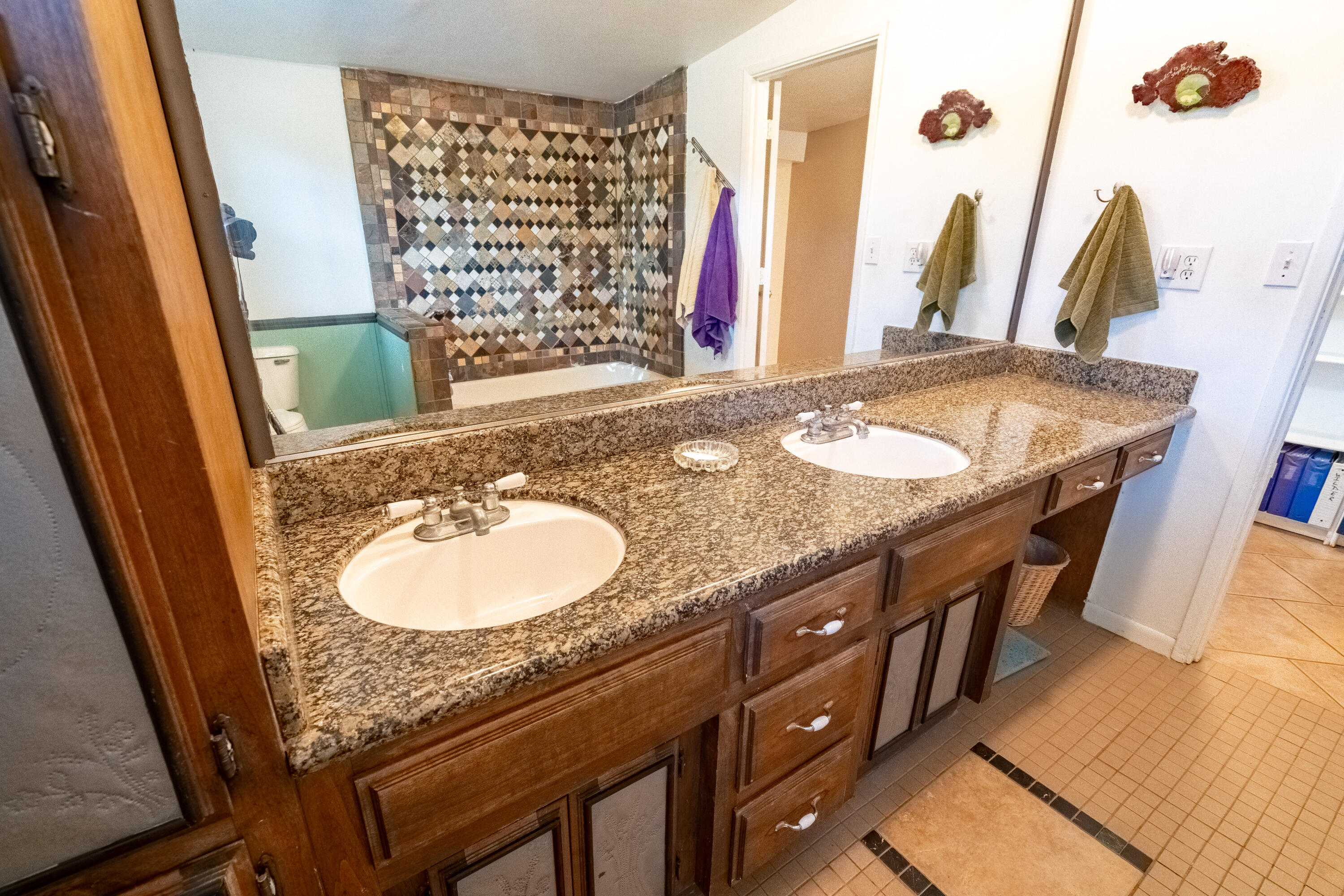 4413 Merita Terrace Central Point, OR 97502 - Photo 16 of 28 bath 76