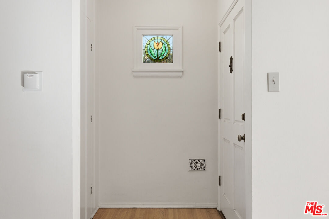 1019 Pine Street Santa Monica, CA 90405 - Photo 6 of 36