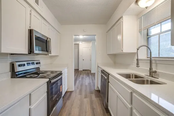 $1,350 | 5201 Curzon Avenue, Unit 9, Fort Worth, TX 76107