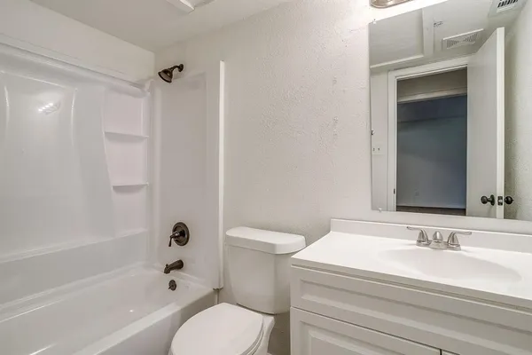 $1,350 | 5201 Curzon Avenue, Unit 9, Fort Worth, TX 76107