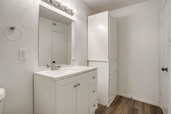 $1,350 | 5201 Curzon Avenue, Unit 9, Fort Worth, TX 76107