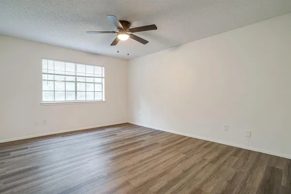$1,350 | 5201 Curzon Avenue, Unit 9, Fort Worth, TX 76107
