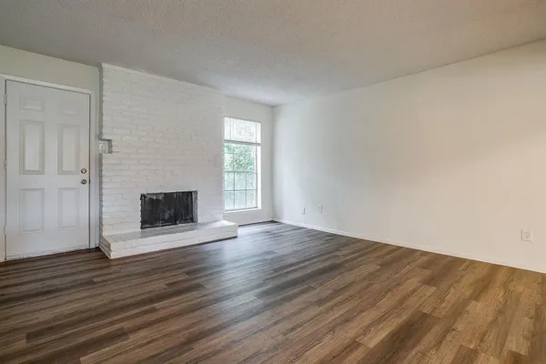 $1,350 | 5201 Curzon Avenue, Unit 9, Fort Worth, TX 76107