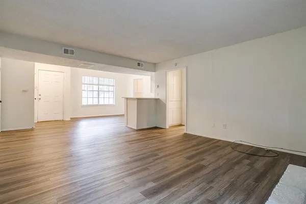 $1,350 | 5201 Curzon Avenue, Unit 9, Fort Worth, TX 76107