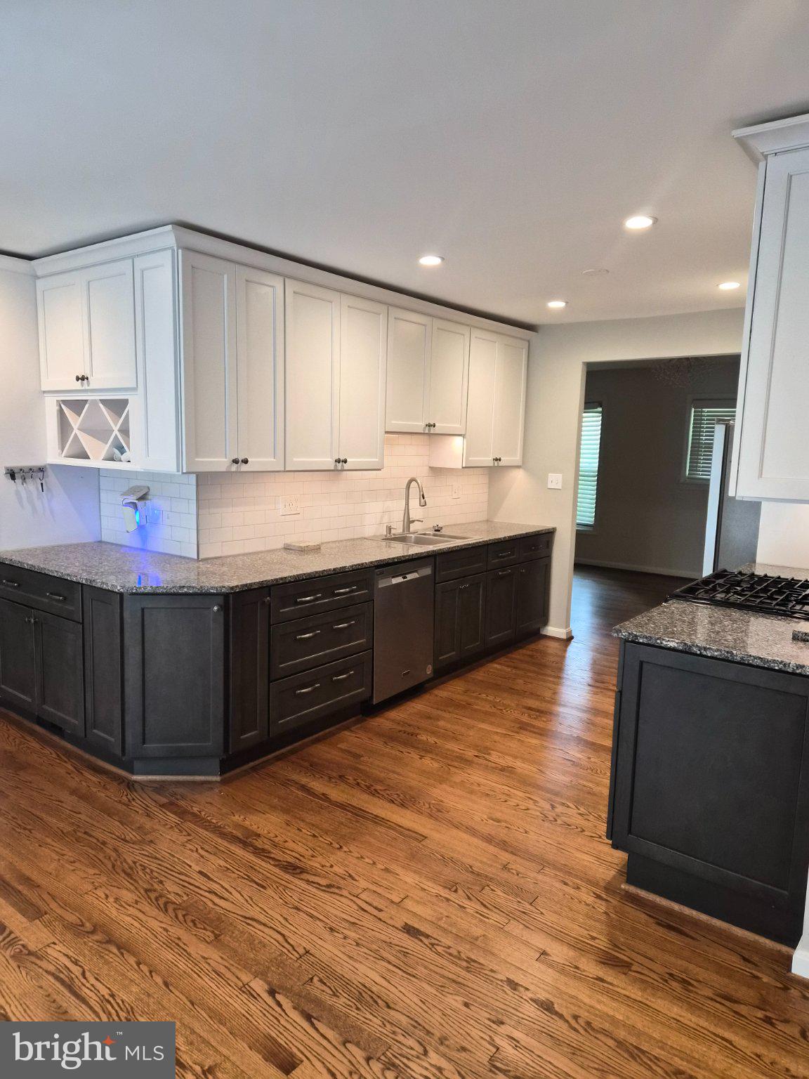 2136 Edgewater Parkway Silver Spring, MD 20903 - Photo 4 of 10 Kitchen Area