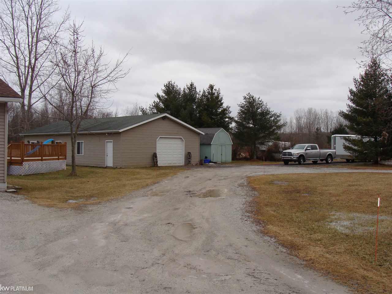 4065 Norman Road Fort Gratiot, MI 48059 - Photo 4 of 22 31312389-3.JPG