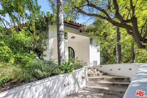 $5,999,000 | 7651 Willow Glen Road, Los Angeles, CA 90046