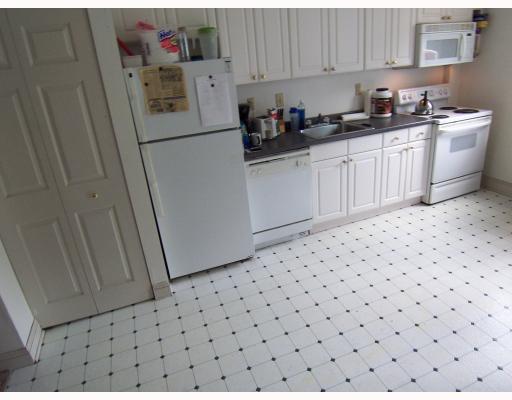 17 Simms Street Pittsburgh, PA 15211 - Photo 2 of 2 Kitchen.