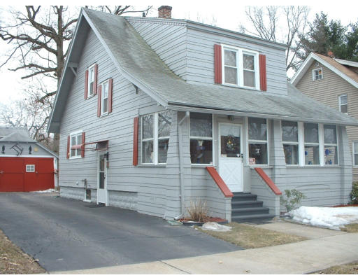 177 Phoenix Terrace Springfield, MA 01104 - Photo 1 of 7 Gallery Image 1