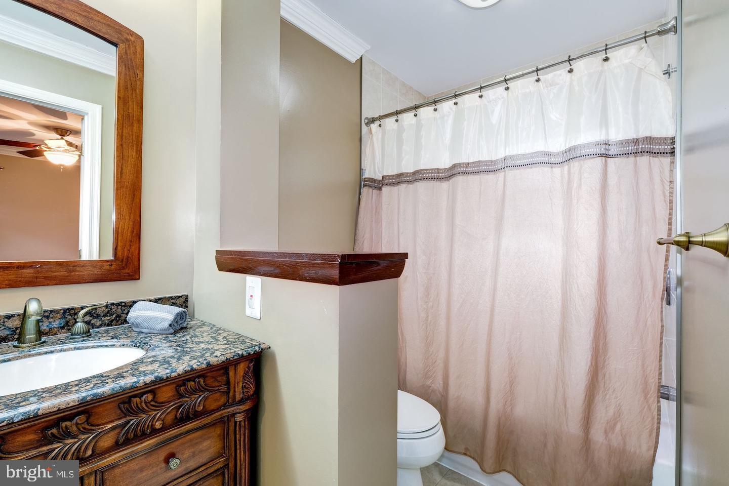 7728 Hayfield Road Alexandria, VA 22315 - Photo 21 of 45 Bathroom 1
