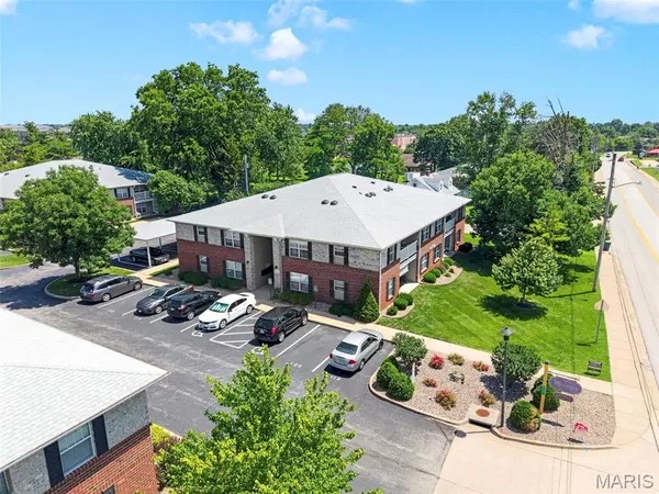 $184,900 | 406 South Church Street, Unit 124, St. Peters, MO 63376