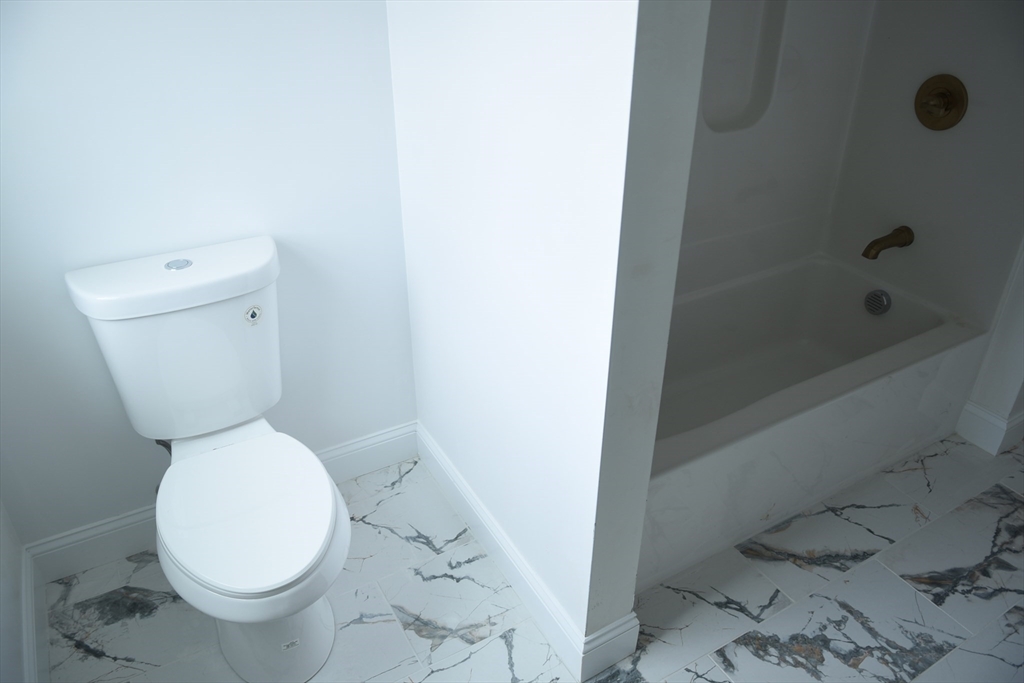 61 Sunderland Road Worcester, MA 01604 - Photo 11 of 36