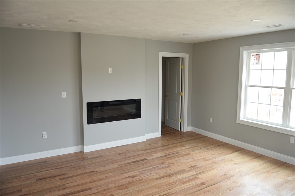 61 Sunderland Road Worcester, MA 01604 - Photo 24 of 36