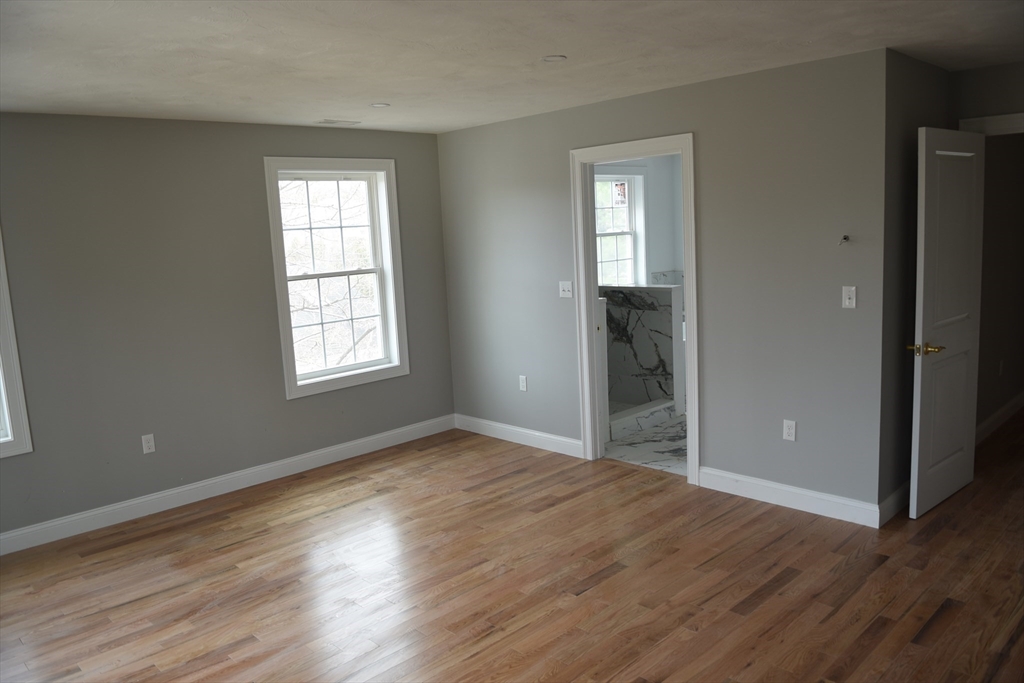 61 Sunderland Road Worcester, MA 01604 - Photo 25 of 36