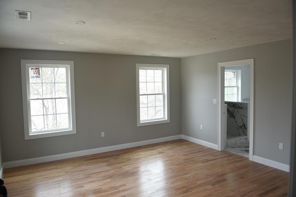 61 Sunderland Road Worcester, MA 01604 - Photo 26 of 36