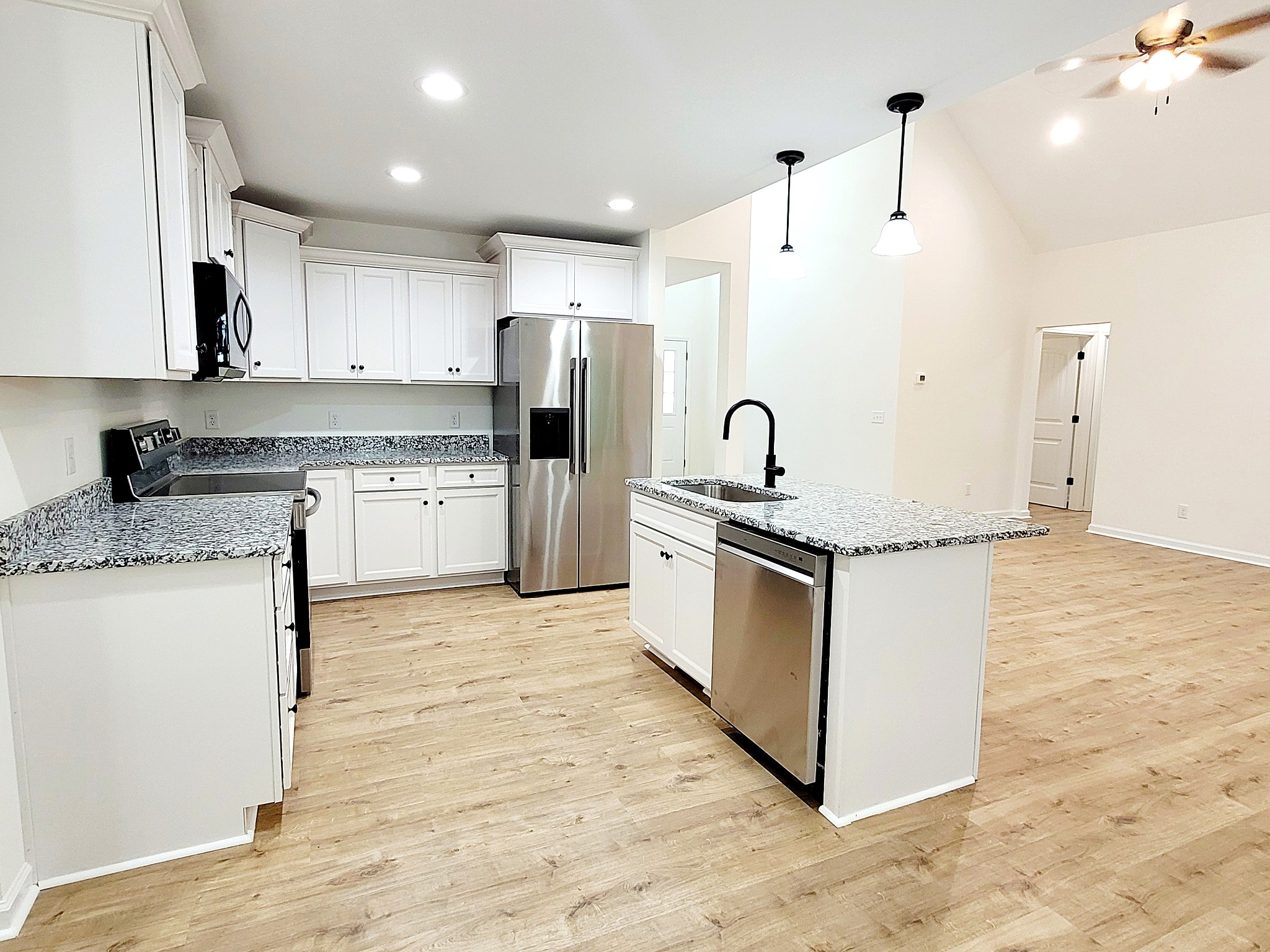 886 Promise Land Road Charlotte, TN 37036 - Photo 8 of 24 Gallery Image 8