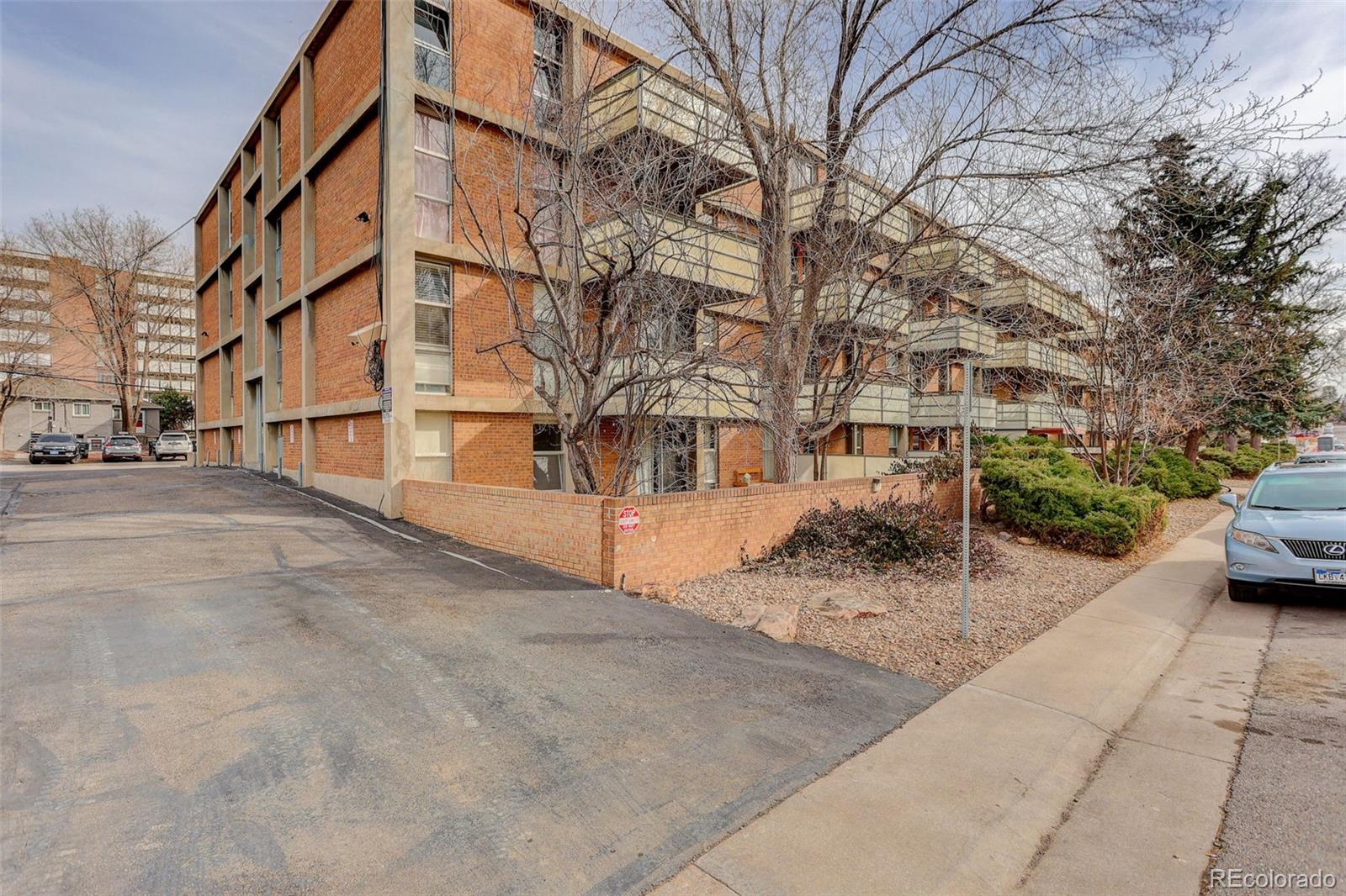 2500 South York Street, Unit 401 Denver, CO 80210 - Photo 22 of 30 a view of a large building