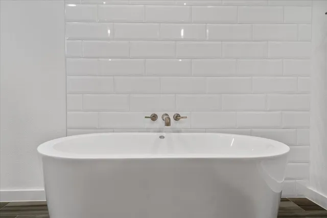 $2,995 | 2624 Metcalfe Road, Unit 10, Austin, TX 78741