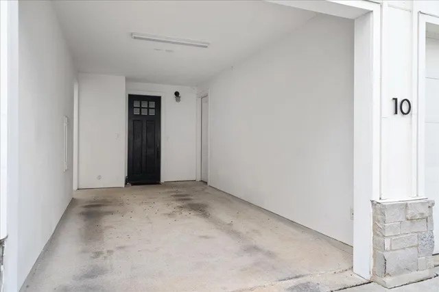 $2,995 | 2624 Metcalfe Road, Unit 10, Austin, TX 78741